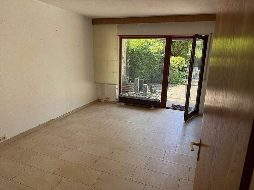 DHH in Erlangen - Kosbach...gut gelegen, Vorrath-Bau 6 zimmer