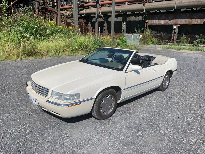 Cadillac Eldorado 181.000 km 21.800 € Dortmund 44149
