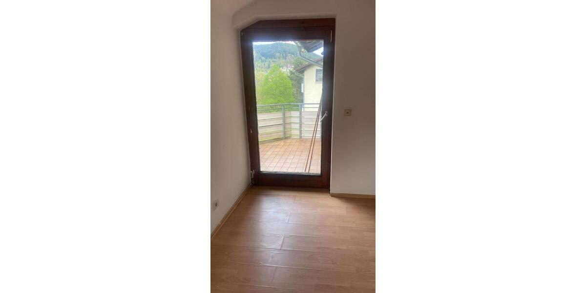 Etagenwohnung Schramberg - 4 Zimmer, 105 m&sup2;, 1.200&euro; | Angebot:26256472