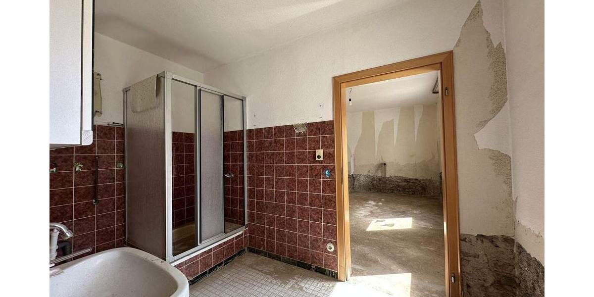 Einfamilienhaus Bad Neuenahr-Ahrweiler / Ahrweiler Ahrweiler - 8 Zimmer, 200 m&sup2;, 345.000&euro; | Angebot:24635777