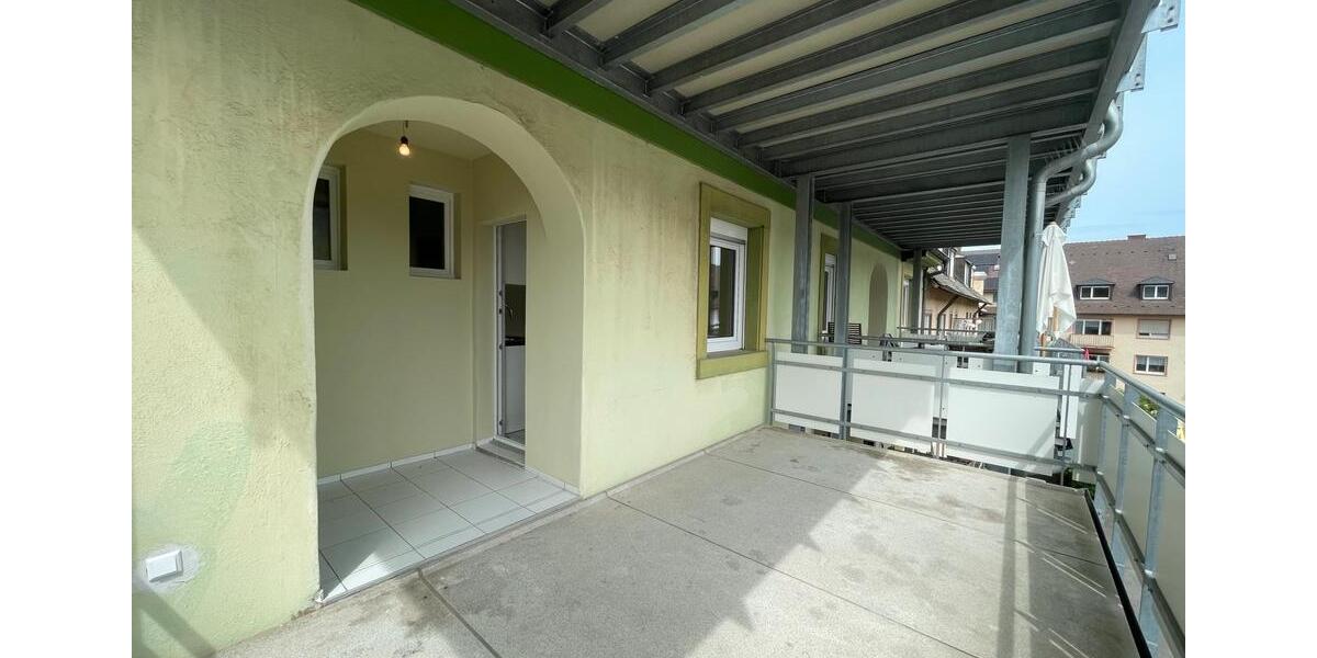 Etagenwohnung Freiburg im Breisgau Brühl - 3 Zimmer, 92 m&sup2;, 1.823&euro; | Angebot:26348703