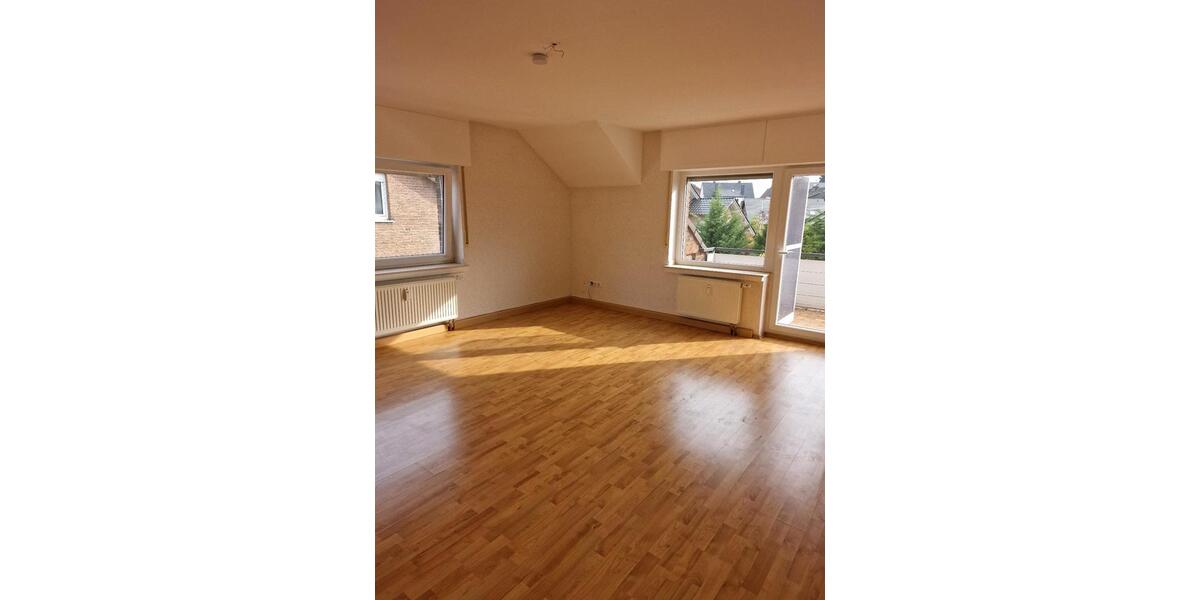 Dachgeschoßwohnung Paderborn Elsen - 3 Zimmer, 94 m&sup2;, 900&euro; | Angebot:26408125