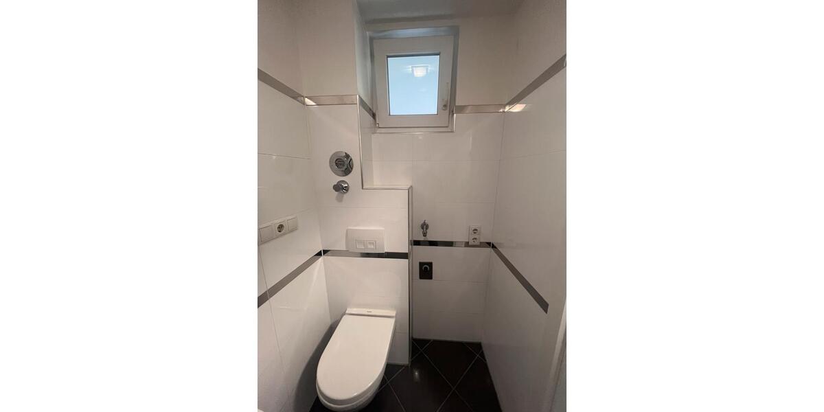 Dachgeschoßwohnung Ludwigshafen am Rhein Ludwigshafen-Hemshof - 3 Zimmer, 95 m&sup2;, 1.140&euro; | Angebot:25994780