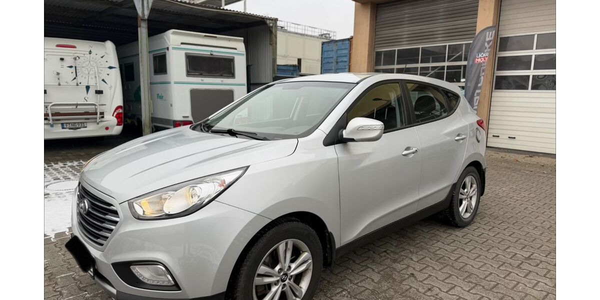 Hyundai ix35 54.000 km 10.990 &euro; Frankfurt am Main 65933