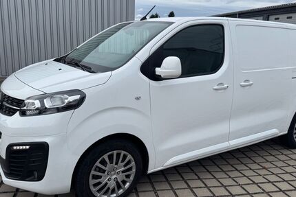 Opel Vivaro 99.000 km 18.999 € Gelsenkirchen 45894