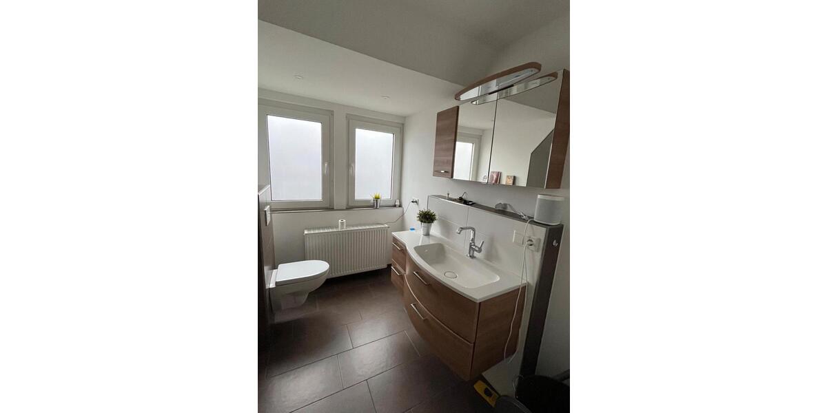 Dachgeschoßwohnung Oldenburg Eversten - 3.5 Zimmer, 80 m&sup2;, 1.100&euro; | Angebot:26415933