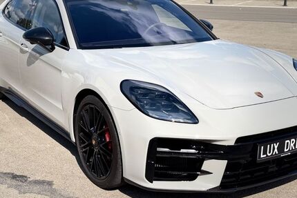 Porsche Panamera 4.000 km 185.000 &euro; Dreilini LV-21