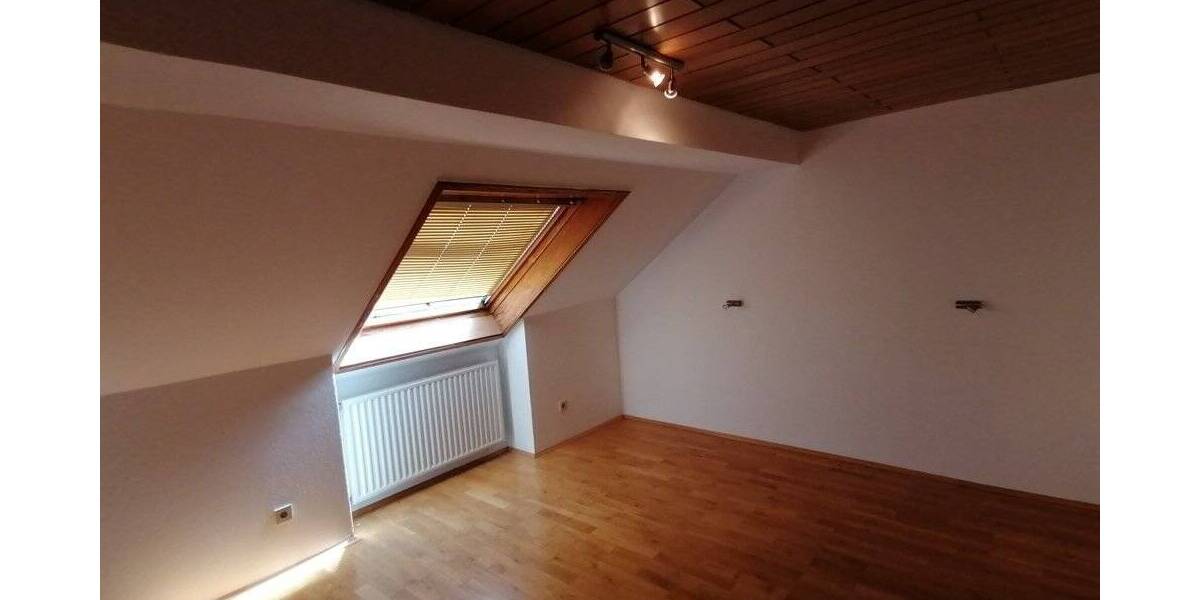 Einfamilienhaus Fritzlar / Cappel Cappel - 8 Zimmer, 267 m&sup2;, 275.000&euro; | Angebot:23966096