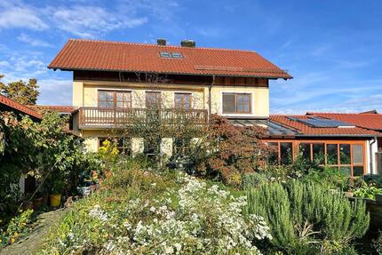 Großzügiges Einfamilienhaus mit traumhaft großem Garten 7.5 zimmer