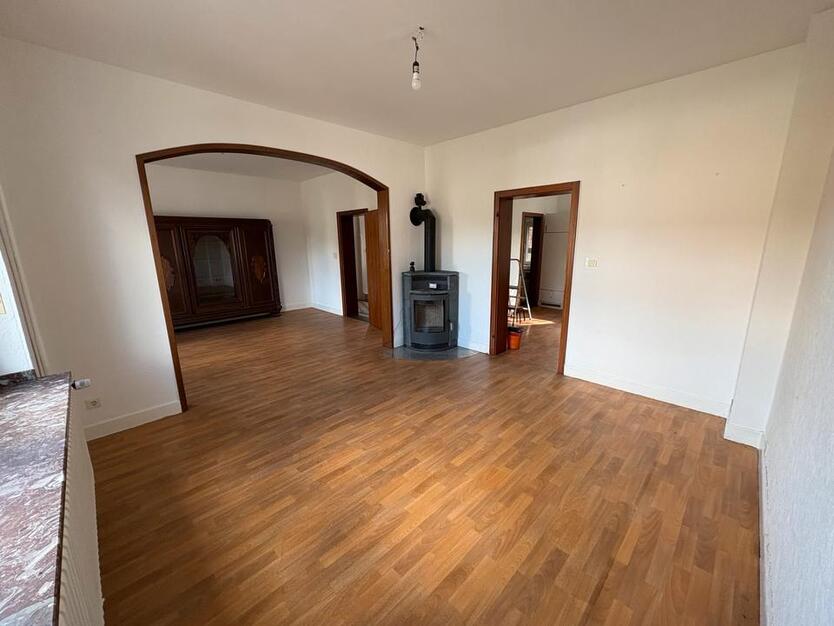 7,5 Zimmer Haus zzgl. Keller, DG, Garage, Stellplatz und Garten