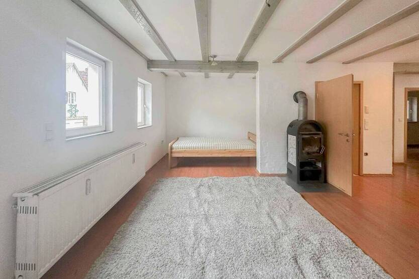 Historisches Stadthaus im Herzen von Heideck - Zwei Wohnungen mit Potenzial