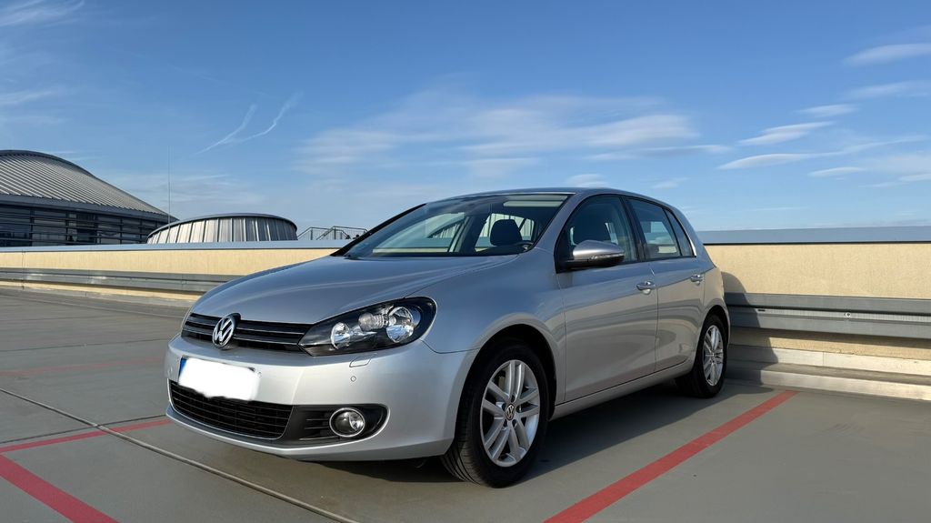 VW Golf 121.000 km 5.999 &euro; Dresden 01139