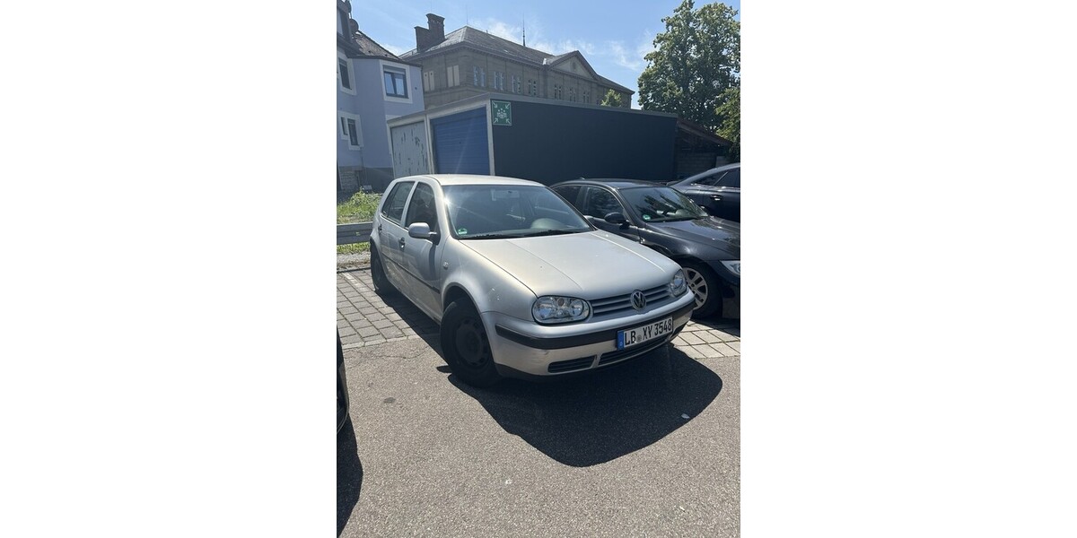VW Golf 280.000 km 1.500 &euro; Möglingen 71696