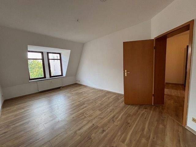 * Dölitz * 2 Zimmer * KücheBad mit Fenster * Wanne * EBK