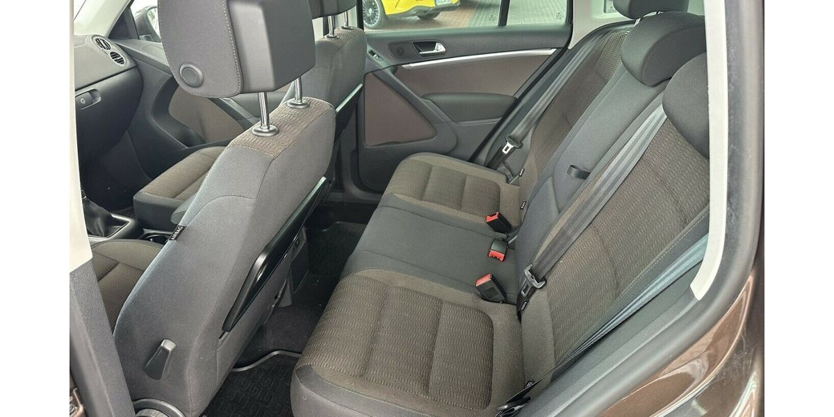 VW Tiguan 2,0 TDi +AHK schwenkbar+Sitzheizung+Parktro 113.500 km 8.990 &euro; Jaderberg 26349