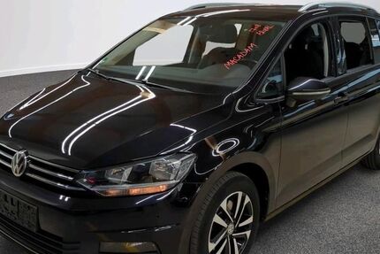 VW Touran 136.048 km 21.990 &euro; Weinstadt 71384