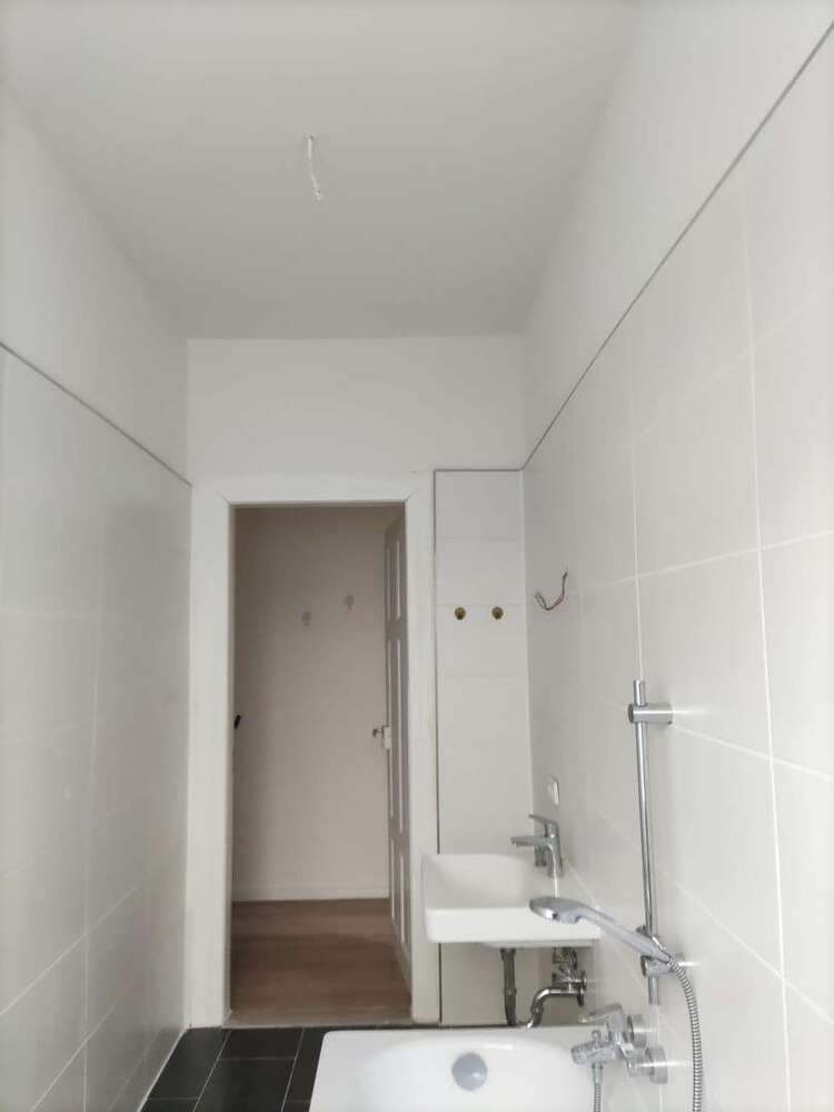 Wohnung zum Mieten in Naumburg 375 € 50.45 m²
