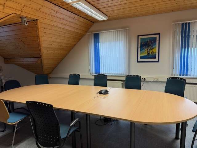 Gewerbeobjekt Roes - 300&euro; | Angebot:26370911