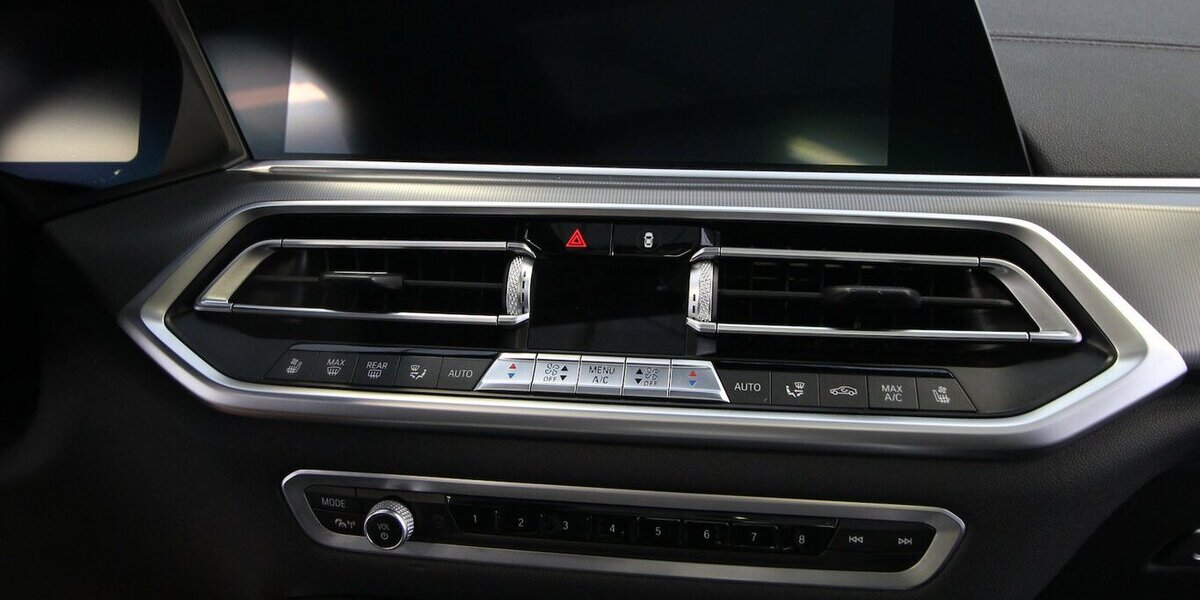 BMW X5 xDrive 40d M Sport LUFT+AHK+PANO-DACH+HEAD-UP 138.527 km 53.900 &euro; Hagenow 19230