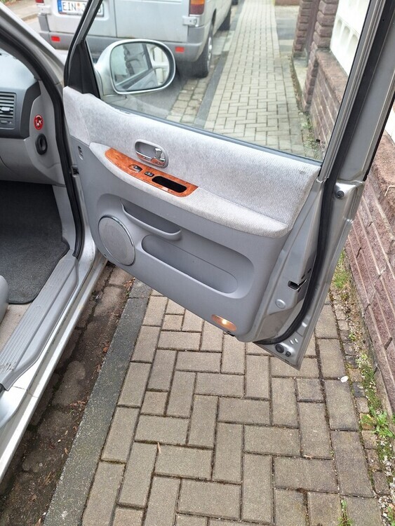 Kia Carnival 235.000 km 2.500 € Dassel 37586