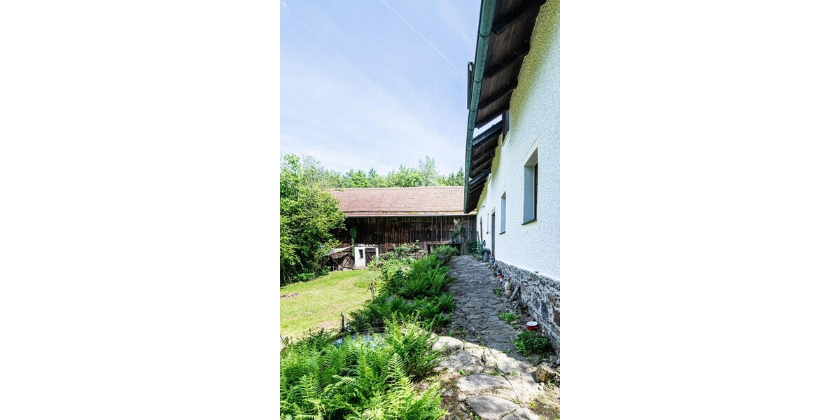 „Idyllisches Bauernhaus mit Teich & eigener Quelle – Ruhe, Natur und Geschichte vereint“ - Bauernhaus, Landhaus Weiding | Angebot:27091124