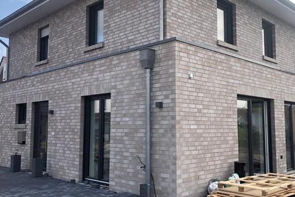 Haus Sulingen - 4 Zimmer, 127 m&sup2;, 1.320&euro; | Angebot:25992340