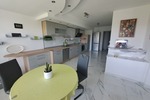 Luxuriös möbliertes Etagen-Apartment mit Garten, Photovoltaik & Premium-Ausstattung – ca. 230 m² Woh