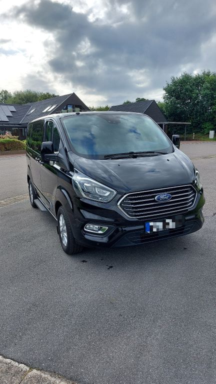 Ford Tourneo Custom 78.000 km 35.600 € Schleswig 24837