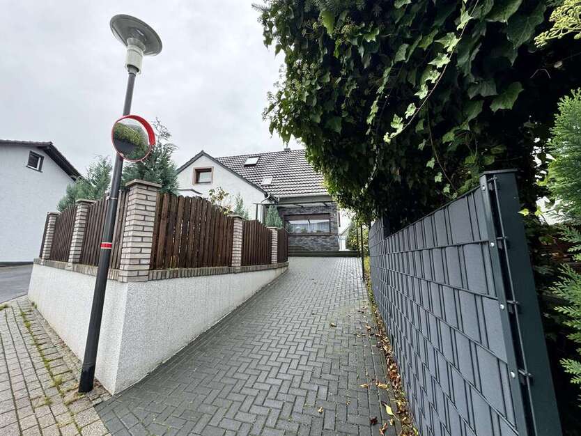 Haus zum Kaufen in Hennef 460.000 € 200 m² 8 zimmer