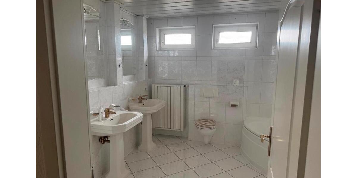 Terrassenwohnung Meßstetten - 4 Zimmer, 150 m&sup2;, 1.550&euro; | Angebot:24805987