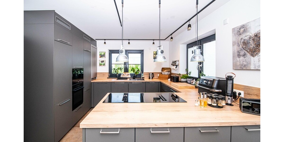 Neuwertiges Einfamilienhaus mit Kamin, PV-Anlage und Energieeffizienz A+ - Einfamilienhaus Cham / Vilzing Vilzing | Angebot:26786340