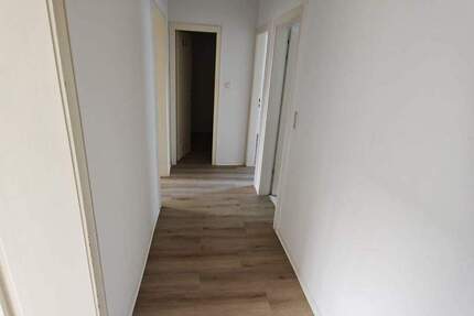 **sanierte 3-Zimmer-Wohnung mit Balkon** 3 zimmer