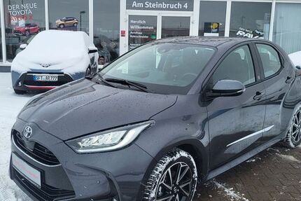 Toyota Yaris 2.900 km 18.990 &euro; Staßfurt 39418