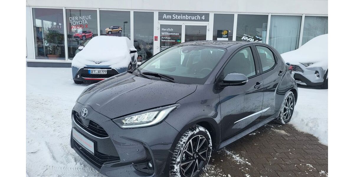 Toyota Yaris 2.900 km 18.990 &euro; Staßfurt 39418