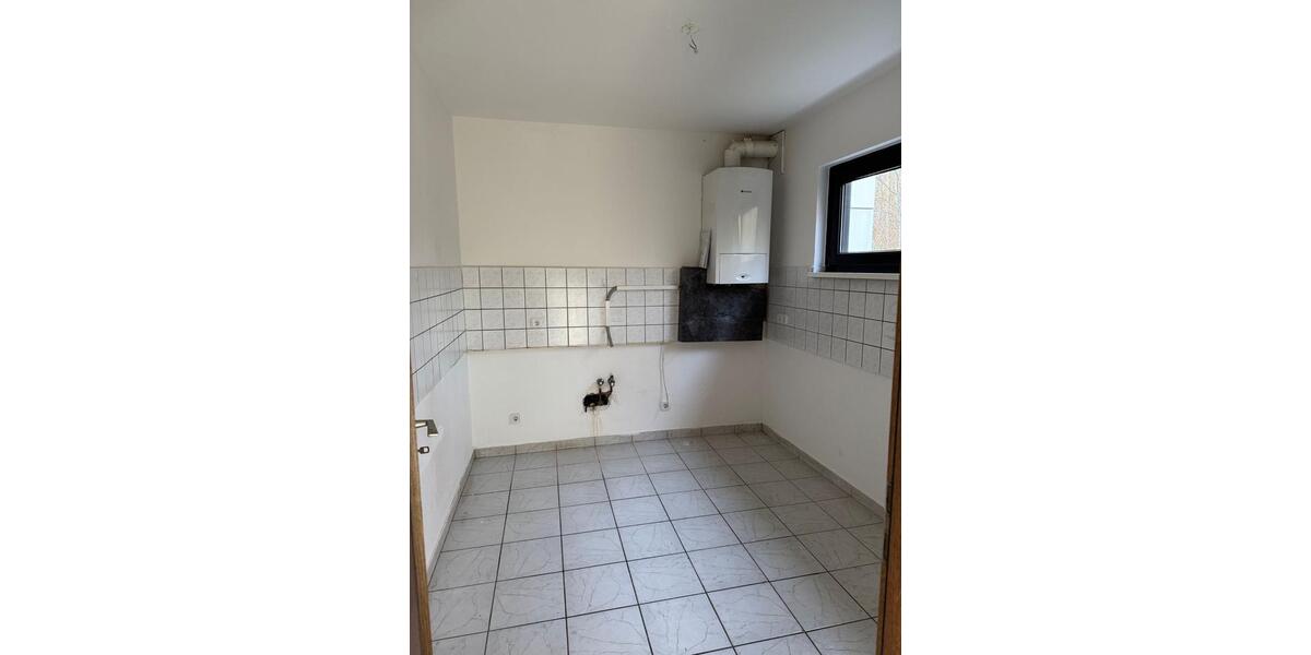 Etagenwohnung Bonn Tannenbusch - 3 Zimmer, 83 m&sup2;, 1.350&euro; | Angebot:27547006