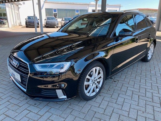 Audi A3 97.000 km 17.900 &euro; Vohenstrauss 92648