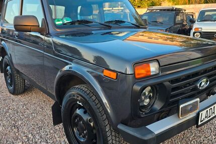 Lada Taiga 46.000 km 12.300 &euro; Waltershausen 99880