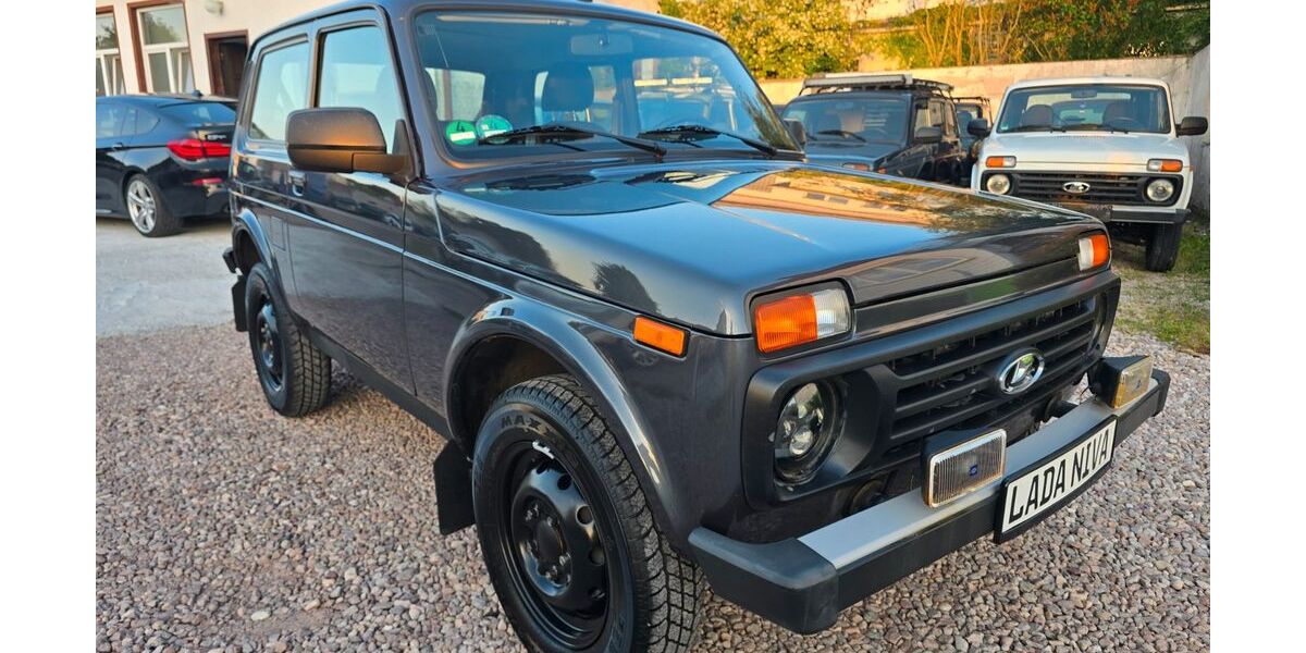 Lada Taiga 46.000 km 12.300 &euro; Waltershausen 99880