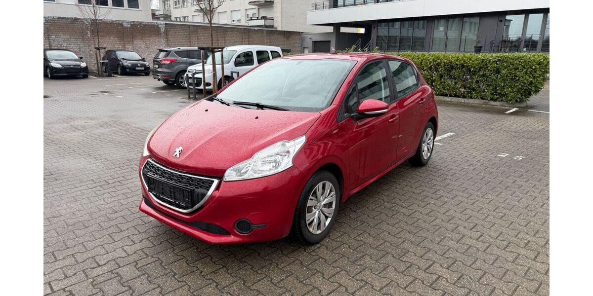 Peugeot 208 100.000 km 3.990 &euro; Köln 50739