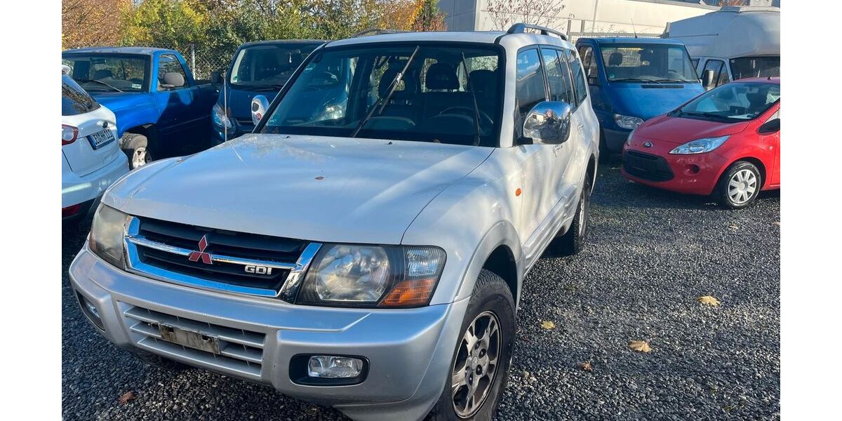 Mitsubishi Pajero 163.380 km 5.500 &euro; weinstadt 71384