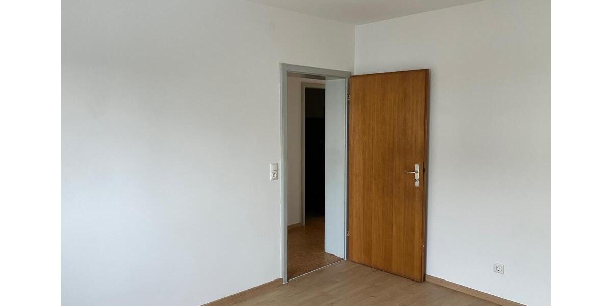 Etagenwohnung Mitterteich - 3 Zimmer, 75 m&sup2;, 420&euro; | Angebot:25603827