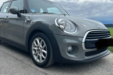 Mini Cooper 124.600 km 10.400 &euro; Oberhausen 82386