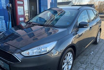 Ford Focus 99.999 km 7.999 € Paderborn 33104