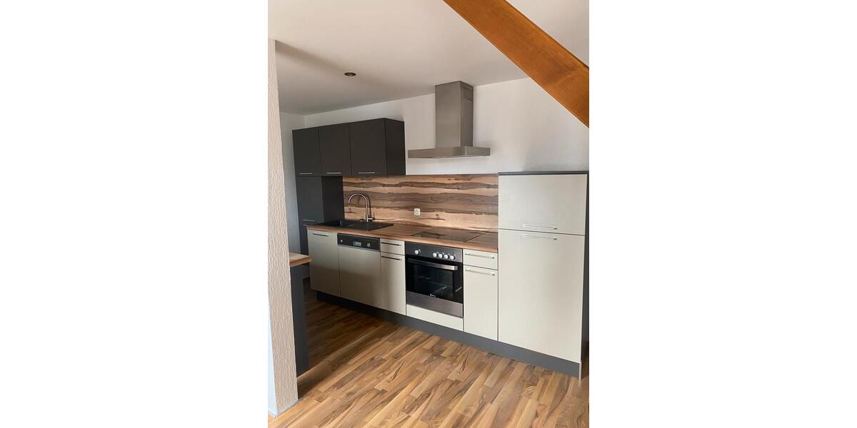 Dachgeschoßwohnung Falkenstein/Vogtland Vogtland - 3 Zimmer, 93 m&sup2;, 510&euro; | Angebot:26351415