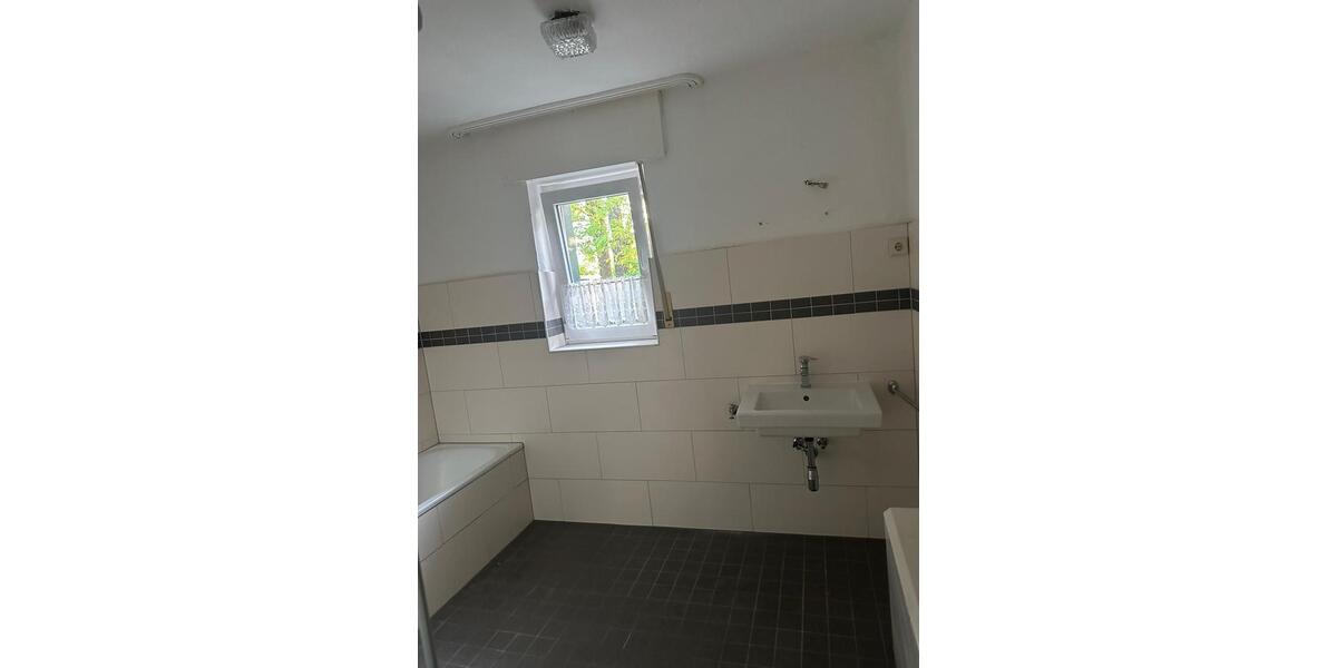 Bauernhaus, Landhaus Brilon - 6.5 Zimmer, 135 m&sup2;, 153.000&euro; | Angebot:26677380