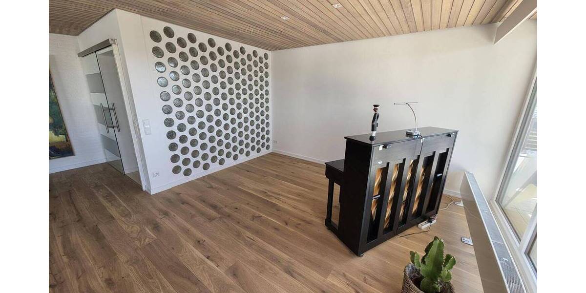 Bungalow Pforzheim Nordstadt - 6 Zimmer, 171 m&sup2;, 2.200&euro; | Angebot:26277512
