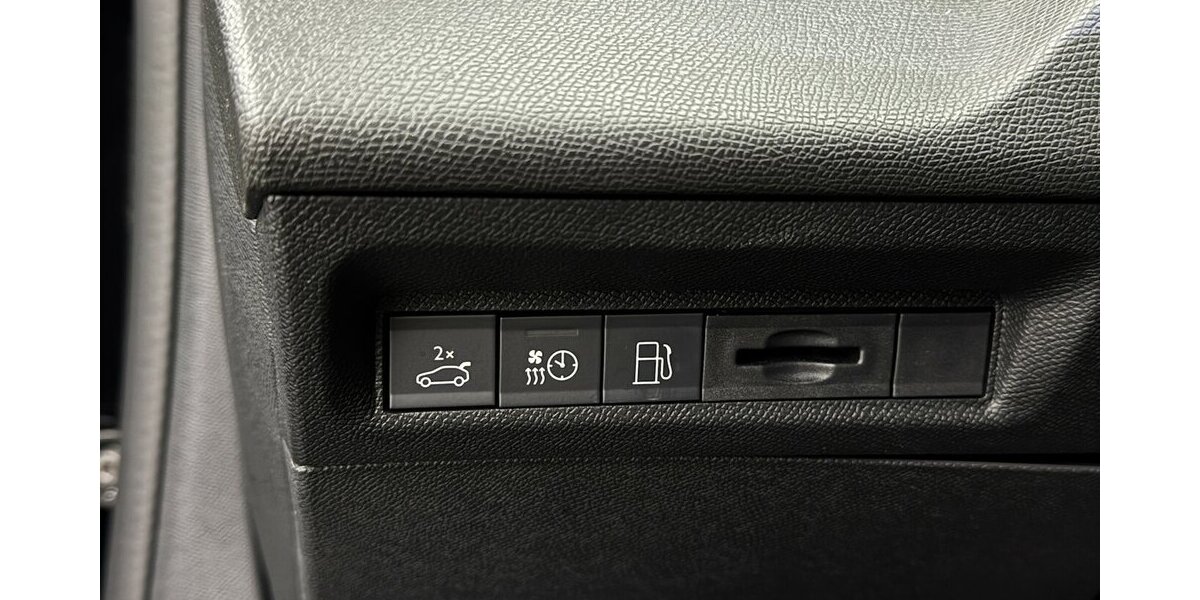 Peugeot 408 GT 225 Plug-In Hybrid FULL LED CARPLAY CAM 24.550 km 29.270 &euro; Lich 35423