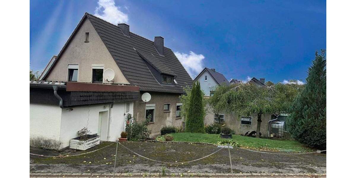 Zweifamilienhaus mit Gewerbe 5 zimmer