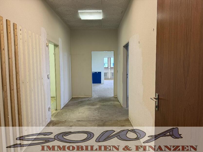 Großzügige Lagerhalle mit Büro-Lagerräumen und einem großzügien Wohnhaus in Gaimersheim - Nähe Westpark! - Ein Objekt von Ihrem Immobilienpartner SOWA Immobilien und Finanzen zimmer