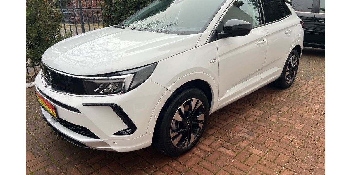 Opel Grandland (X) 15.800 km 24.900 &euro; Falkensee/Spandau 14612